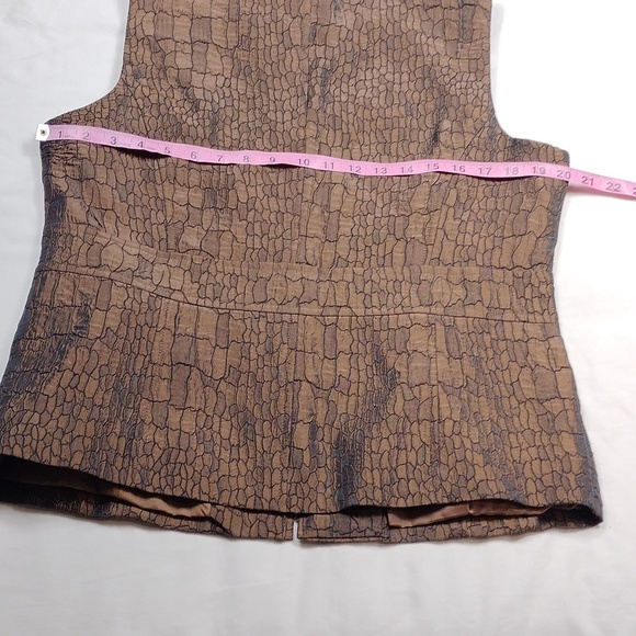 Erin London Brown Crocodile Pattern Womens Vest Size Medium - Picture 8 of 9